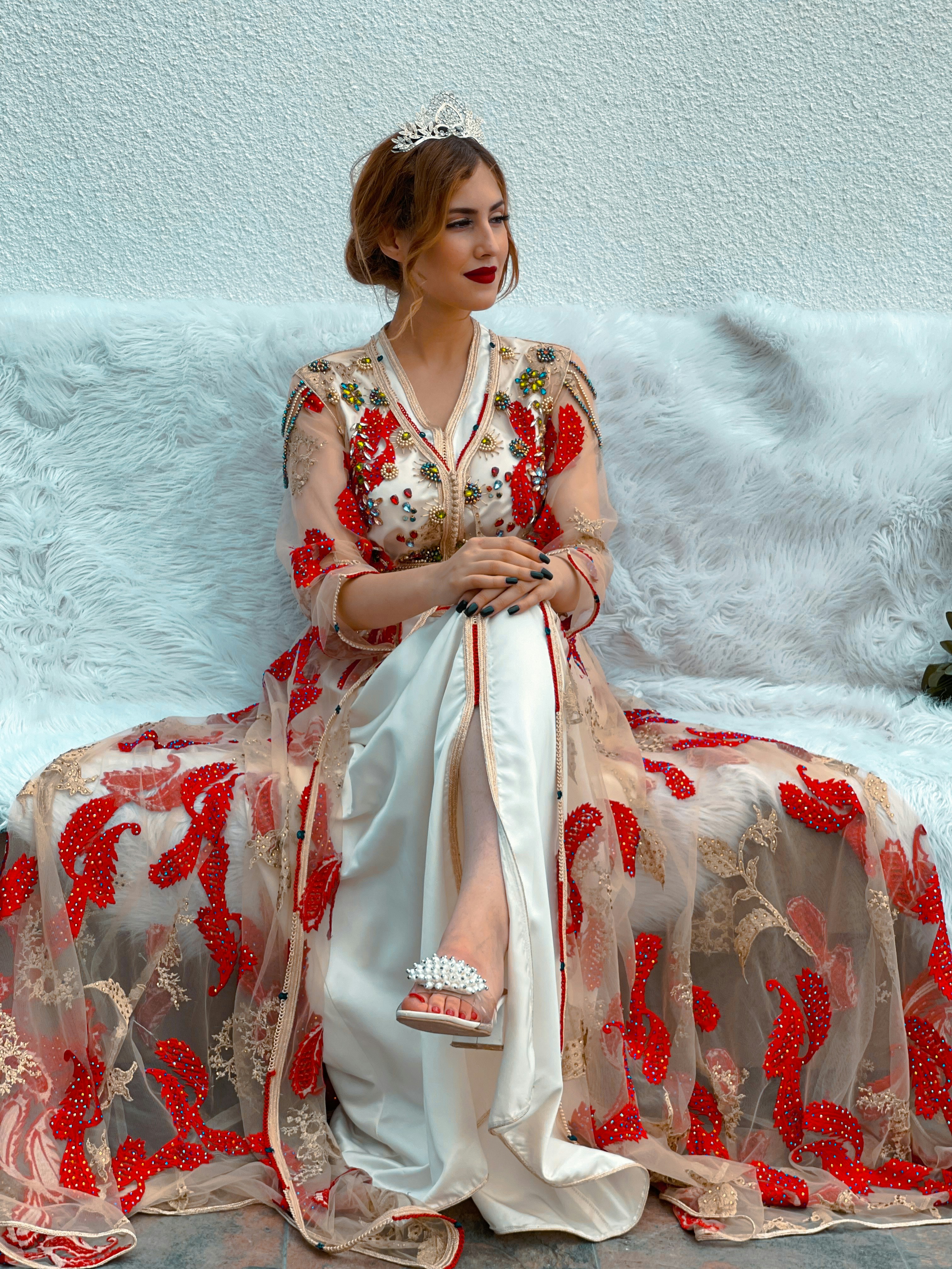 Le caftan marocain : Haute couture séculaire et icône de l'élégance intemporelle